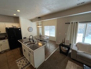 264 S 910 W in Pleasant Grove, UT - Building Photo - Building Photo