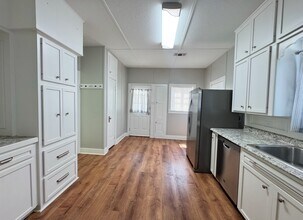 909 W Main St in Brenham, TX - Building Photo - Building Photo