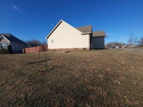 961 Joey Dr in Clarksville, TN - Building Photo - Building Photo