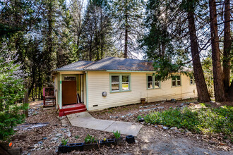 11459 Red Dog Rd in Nevada City, CA - Building Photo - Building Photo