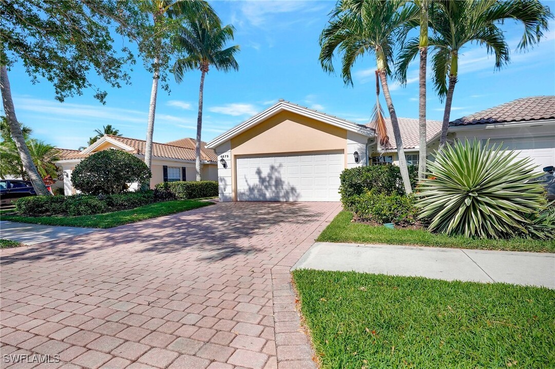 4679 Ossabaw Way in Naples, FL - Building Photo