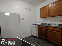 4743 N Beacon St, Unit 202 in Chicago, IL - Building Photo - Building Photo