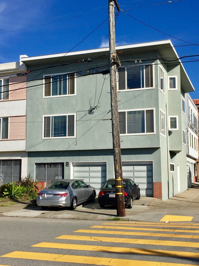 2598 24th Ave, Unit 2598 in San Francisco, CA - Building Photo - Building Photo