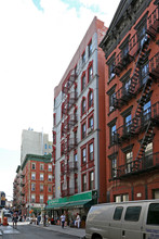 218-220 Grand St in New York, NY - Building Photo - Building Photo