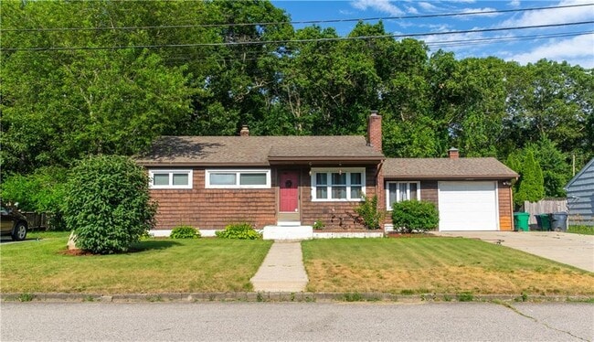 70 Helen Ave in Warwick, RI - Building Photo - Building Photo