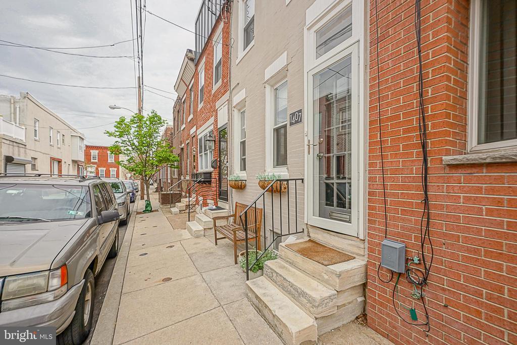 1407 S Clarion St in Philadelphia, PA - Building Photo