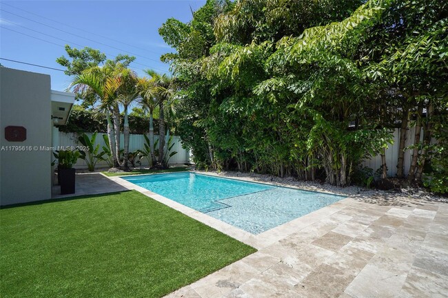 1432 SW 11th St in Miami, FL - Building Photo - Building Photo