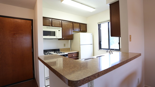 Riverside Village in Columbus, OH - Building Photo - Interior Photo