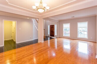 4611 Oakdale St in Bellaire, TX - Building Photo - Building Photo