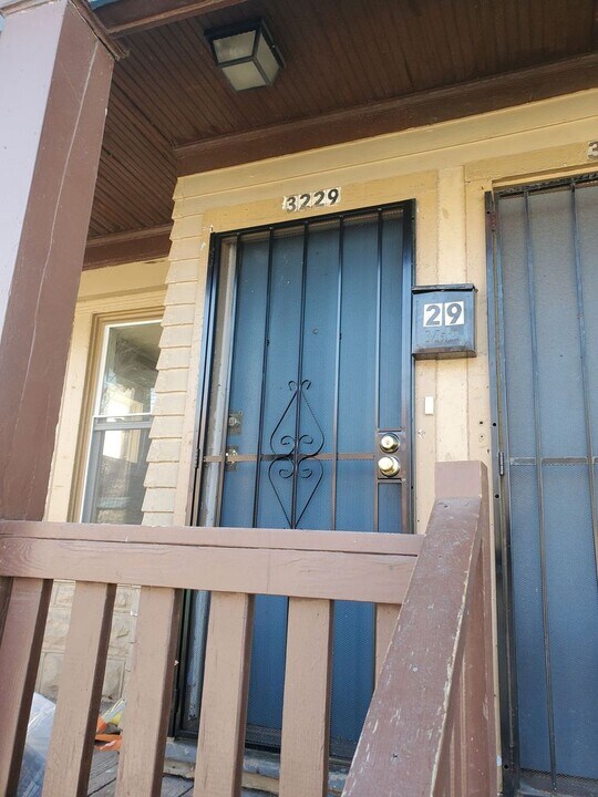3233-3233 W Burleigh St in Milwaukee, WI - Building Photo
