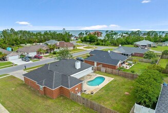6917 Minchew Ct in Panama City, FL - Building Photo - Building Photo