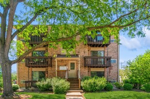 270 12th St in Wheeling, IL - Building Photo