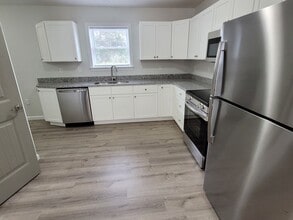 8 Juniper Ln in Levant, ME - Foto de edificio - Building Photo