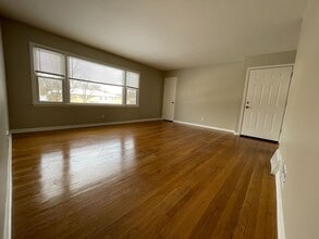8129 W Villard Ave in Milwaukee, WI - Building Photo - Building Photo