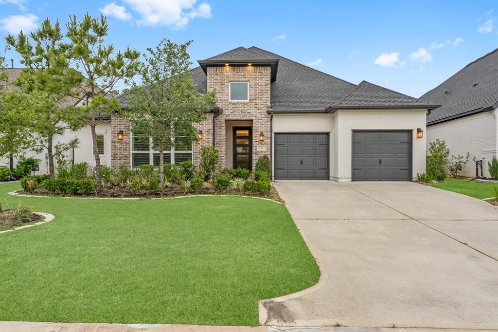 40 Venetia Grove Dr in Tomball, TX - Building Photo
