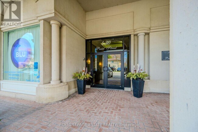 430-430 Pearl St in Burlington, ON - Building Photo - Building Photo