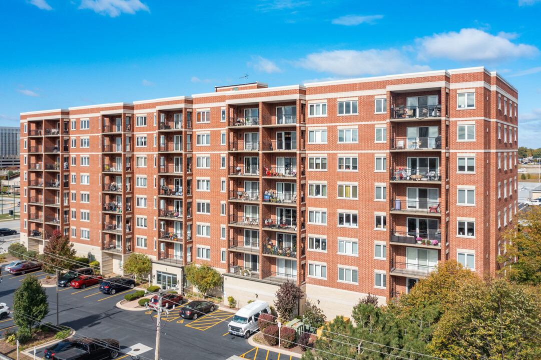 Cumberland Crossing in Chicago, IL - Foto de edificio