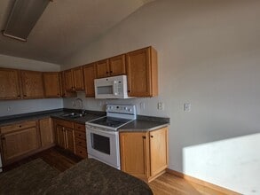 1625 41st Ave S in Moorhead, MN - Building Photo - Building Photo