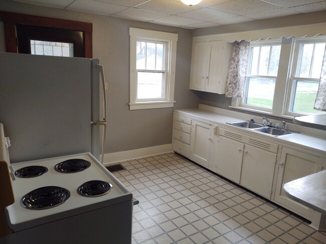 315 Day St in Decorah, IA - Building Photo - Building Photo