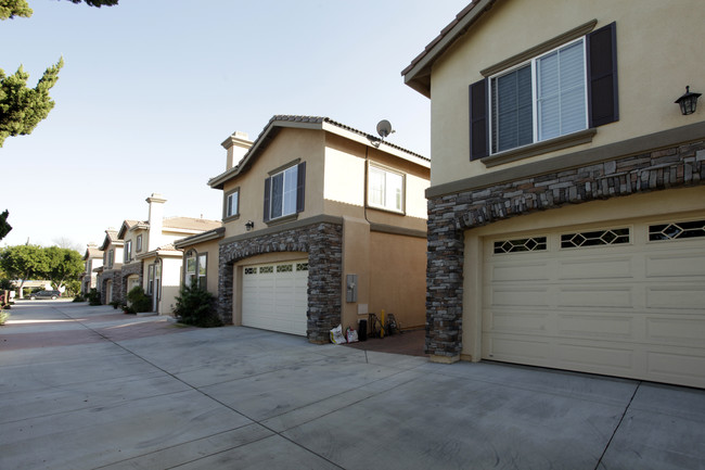 5517 Welland Ave in Temple City, CA - Foto de edificio - Building Photo