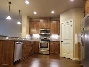 7107 Monroe Ln NE in Lacey, WA - Building Photo - Building Photo