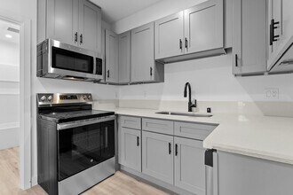 9632 Ball Road in Anaheim, CA - Building Photo - Interior Photo