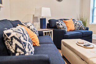 472 Commercial St in Boston, MA - Building Photo