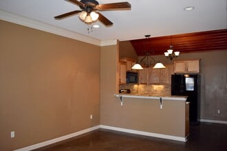 115 Padre Dr in Broussard, LA - Building Photo - Building Photo