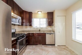 3023 Impressions Dr in Lake In The Hills, IL - Building Photo - Building Photo