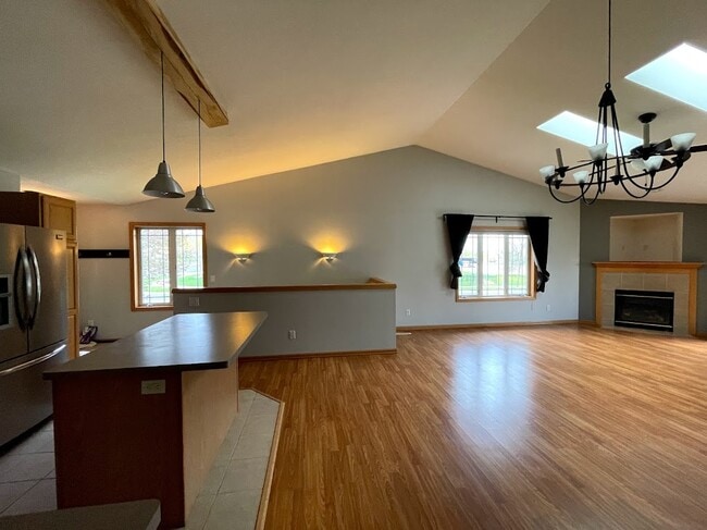 1051 Tamarack Way, Unit 1051 Tamarack Way in Verona, WI - Foto de edificio - Building Photo