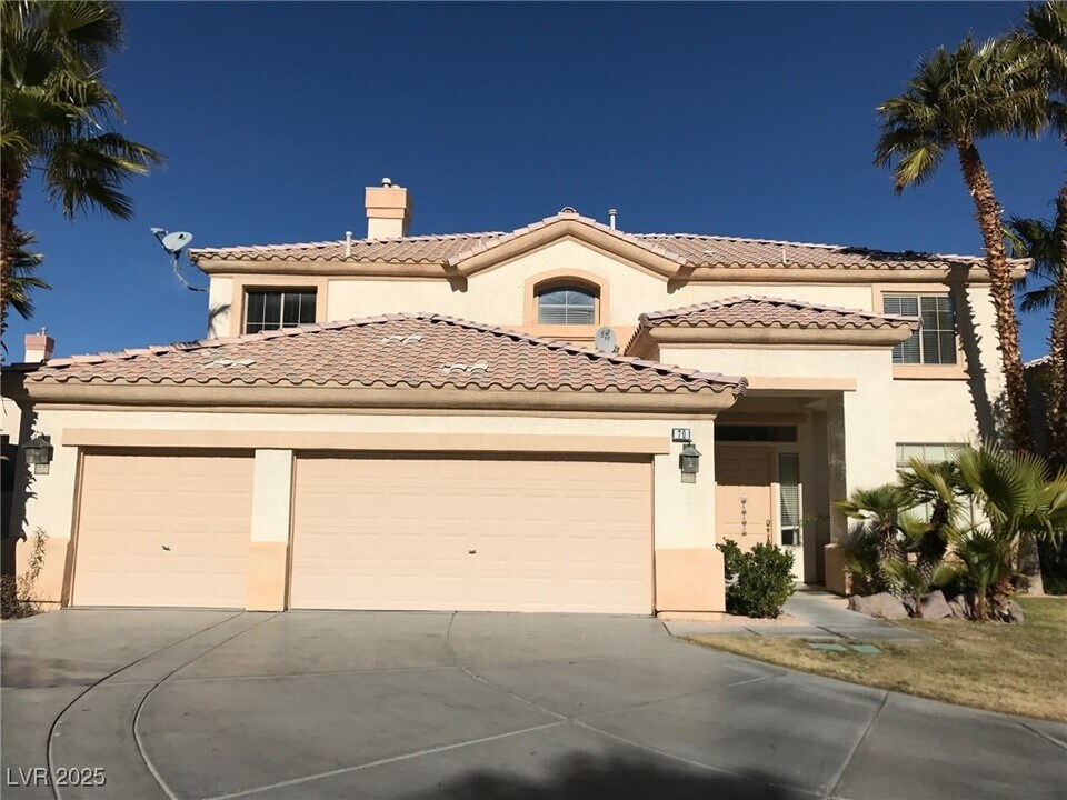 70 Castle Creek Ct in Las Vegas, NV - Building Photo