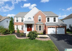 4624 Concord Cir in Easton, PA - Building Photo - Building Photo