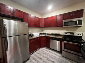678 N 33rd St in Philadelphia, PA - Building Photo - Building Photo