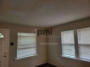 1553 N Walnut Grove Ave in Decatur, IL - Building Photo - Building Photo