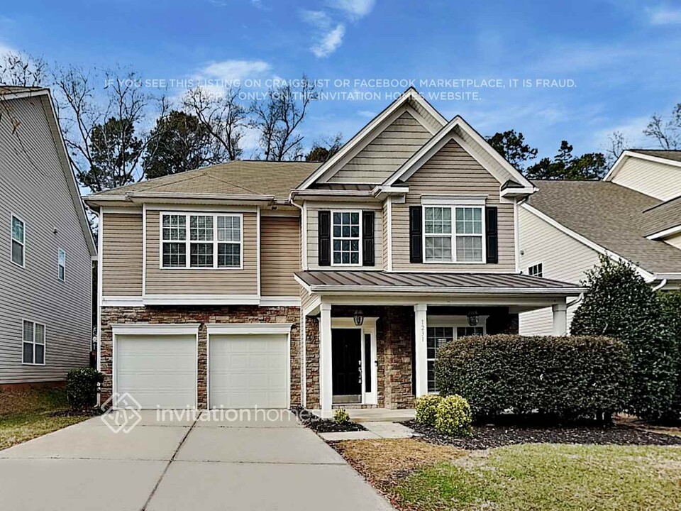 1231 Bridgeford Dr NW in Huntersville, NC - Building Photo