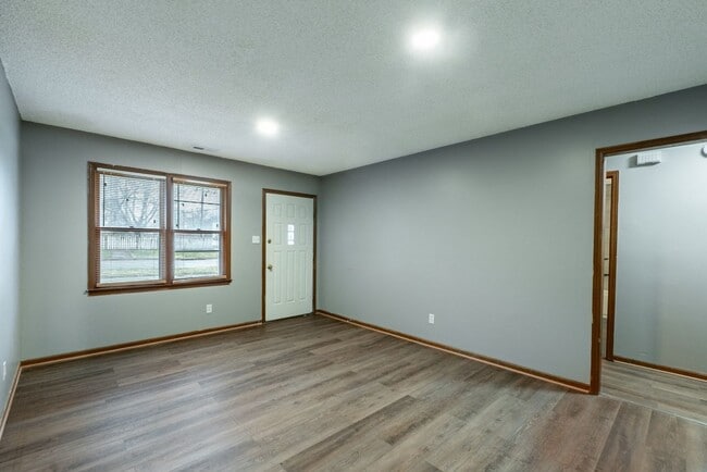 1700 SW Central Park Ave in Topeka, KS - Building Photo - Building Photo