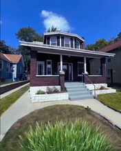 6515 Vine St in Cincinnati, OH - Building Photo - Building Photo