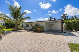 1236 13th Ave N in Naples, FL - Building Photo - Building Photo
