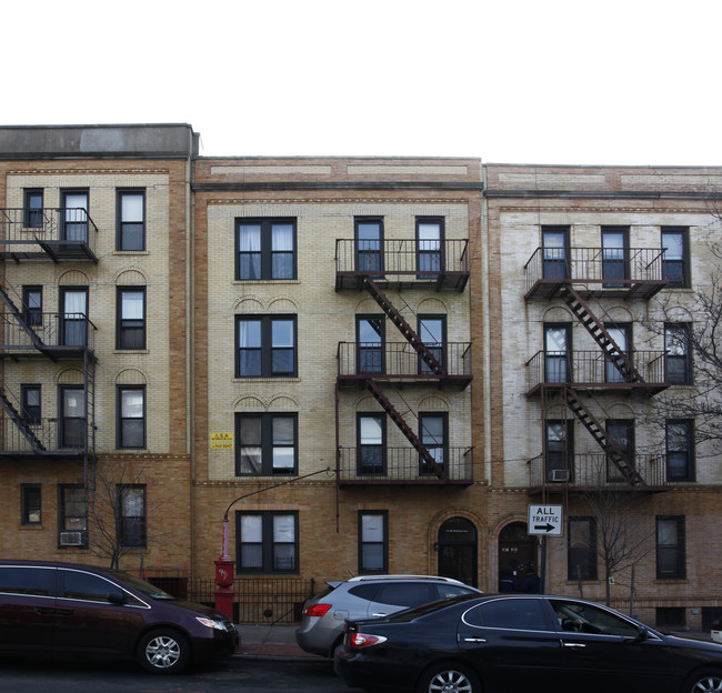 5126 Skillman Avenue Apartments in Flushing, NY - Foto de edificio - Building Photo