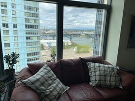 3601 S River Pky, Unit 1606 in Portland, OR - Building Photo