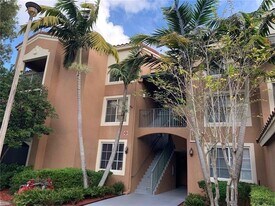 4824 N State Rd 7 in Lauderdale Lakes, FL - Building Photo