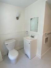 7 Court St, Unit 1 in Woburn, MA - Foto de edificio - Building Photo