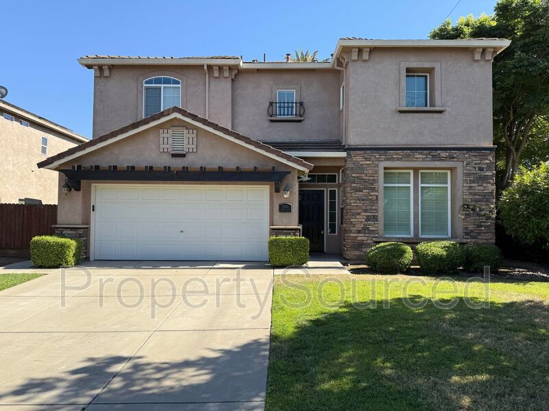 2080 Picadilly Ct in Manteca, CA - Foto de edificio