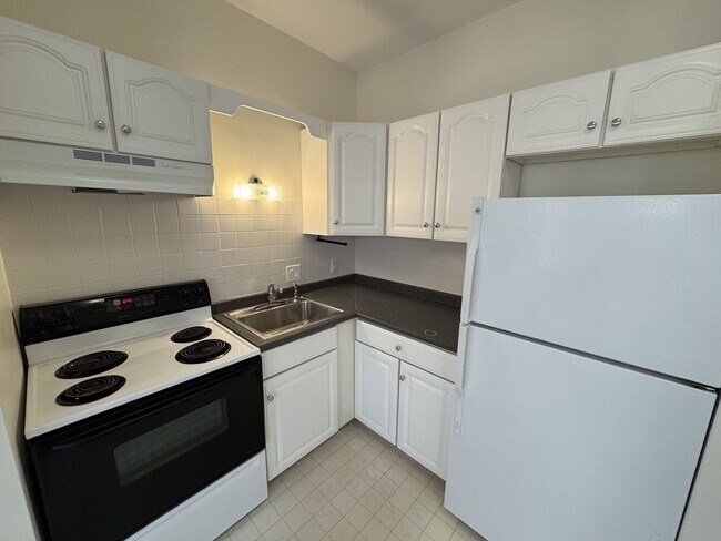 property at 5 Royce Rd