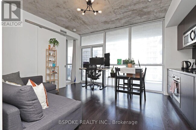 property at 478-478 King St W