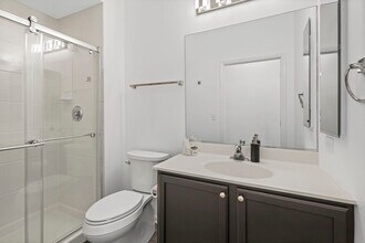 435 W Erie St, Unit 1206 in Chicago, IL - Foto de edificio - Building Photo