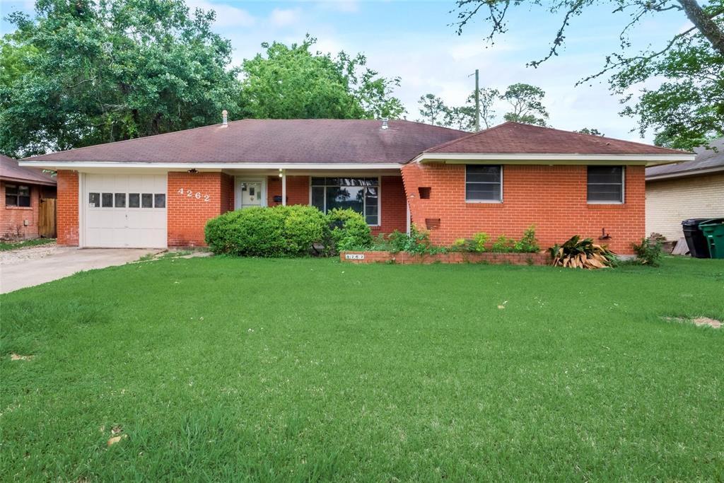 4262 T C Jester Blvd in Houston, TX - Foto de edificio