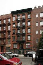 237 E 2nd St in New York, NY - Foto de edificio - Building Photo