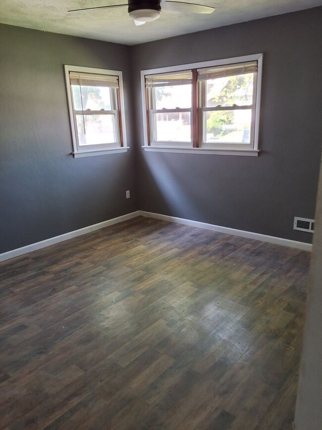 2240 N Sheridan Rd in Peoria, IL - Building Photo - Building Photo