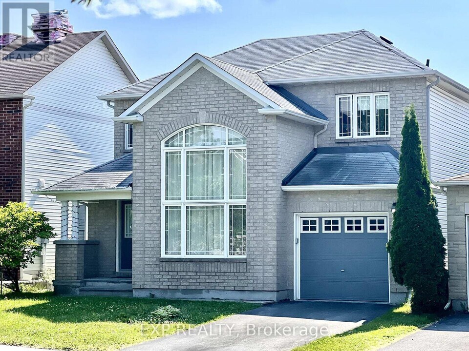 700 Beatrice Dr in Ottawa, ON - Building Photo